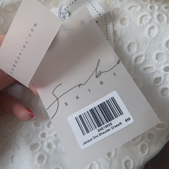 Sabo Skirt Jacque On Shoulder Dress - Picture 4 of 4